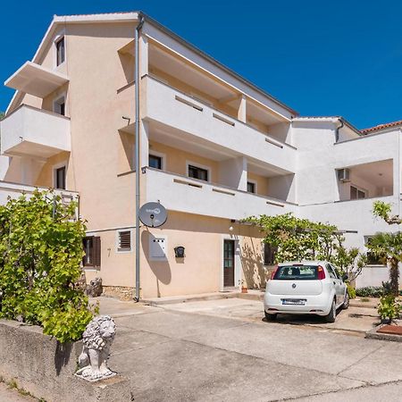 Gorgeous Apartment In Krk With Wifi Крк Екстер'єр фото