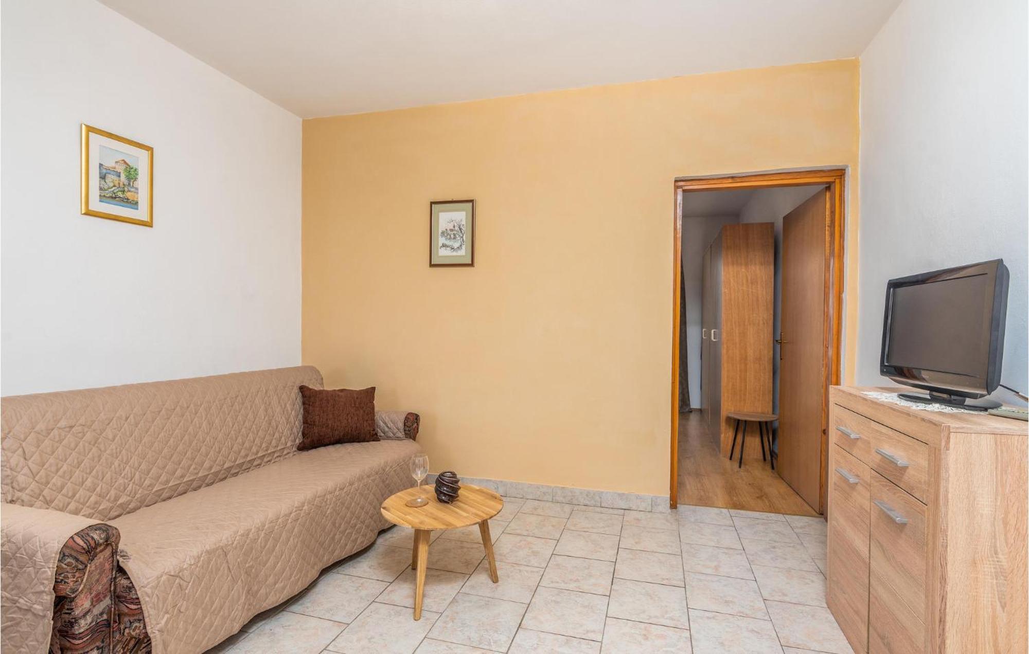 Gorgeous Apartment In Krk With Wifi Крк Екстер'єр фото