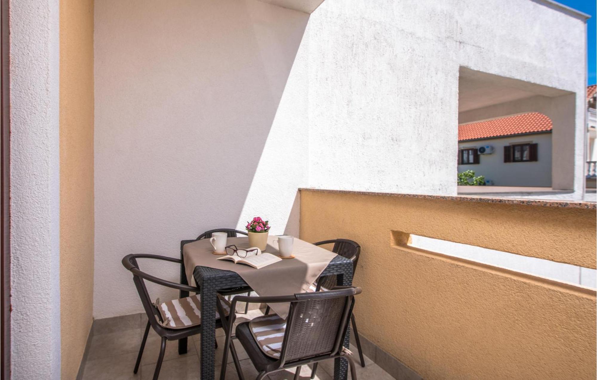 Gorgeous Apartment In Krk With Wifi Крк Екстер'єр фото