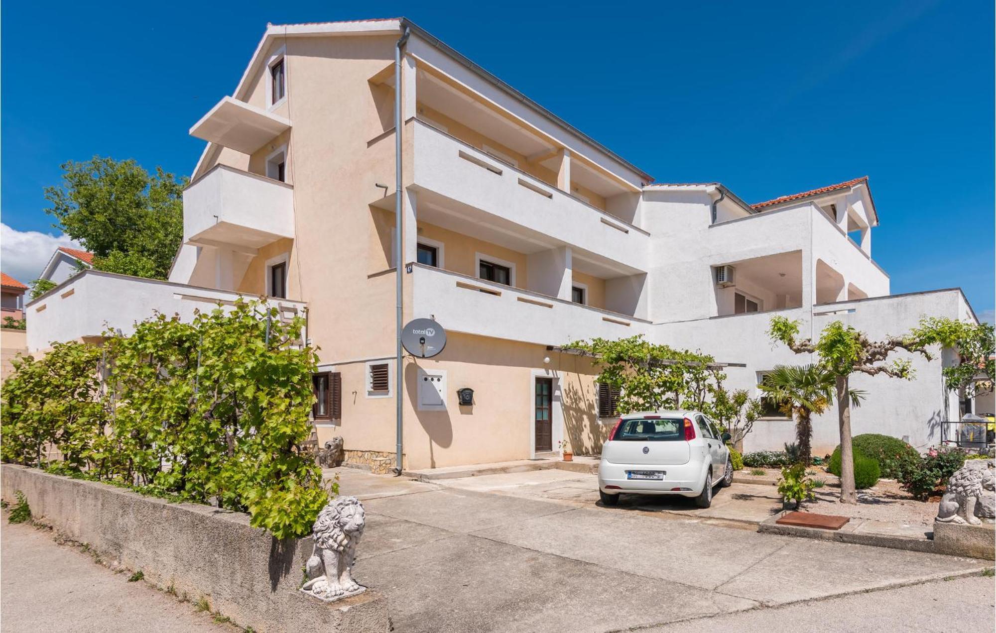 Gorgeous Apartment In Krk With Wifi Крк Екстер'єр фото